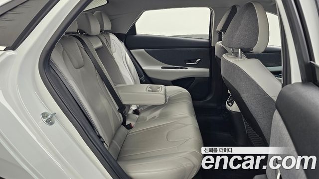Hyundai AVANTE 2021 — photo 17