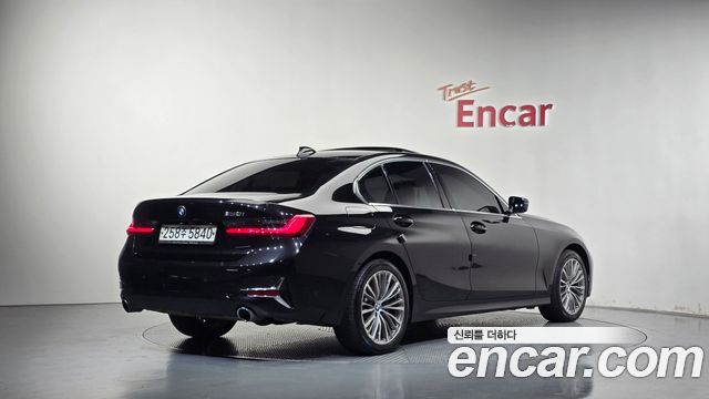 BMW 3-Series 2019 — photo 2