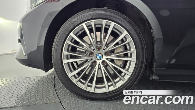BMW 3-Series 2019 — photo 5