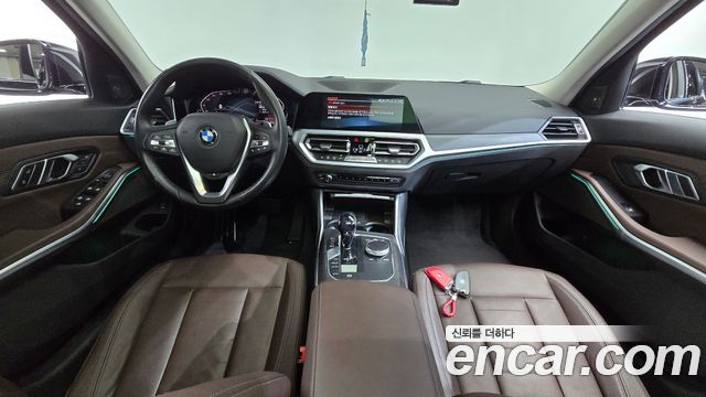 BMW 3-Series 2019 — photo 10