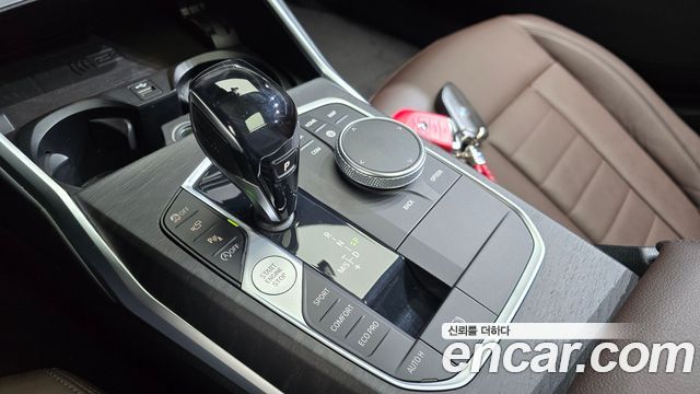 BMW 3-Series 2019 — photo 12