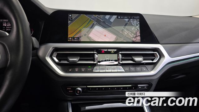 BMW 3-Series 2019 — photo 18