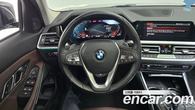 BMW 3-Series 2019 — photo 19