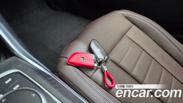 BMW 3-Series 2019 — photo 21