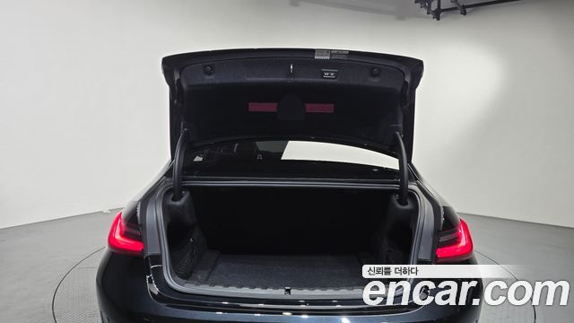 BMW 3-Series 2019 — photo 26