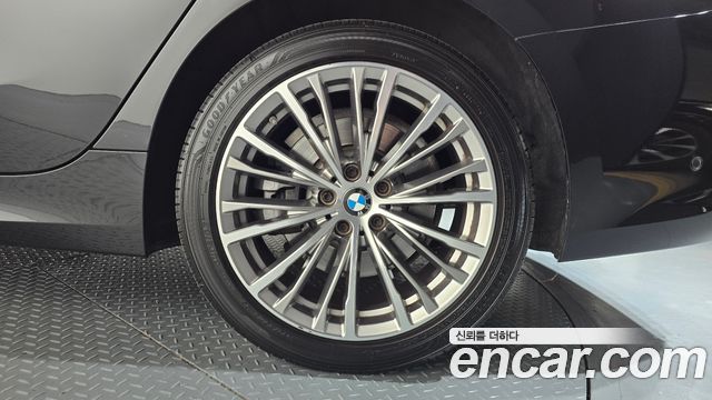 BMW 3-Series 2019 — photo 7