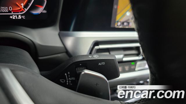 BMW 3-Series 2019 — photo 29