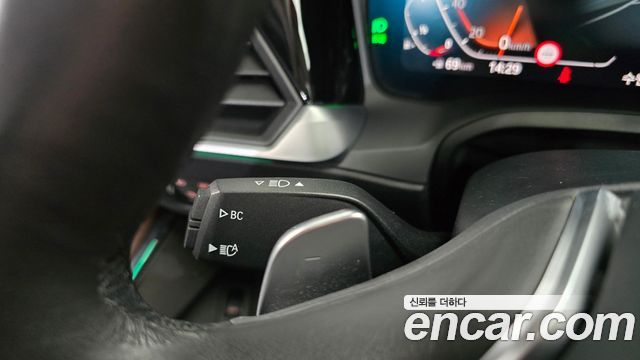 BMW 3-Series 2019 — photo 30