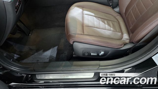 BMW 3-Series 2019 — photo 31