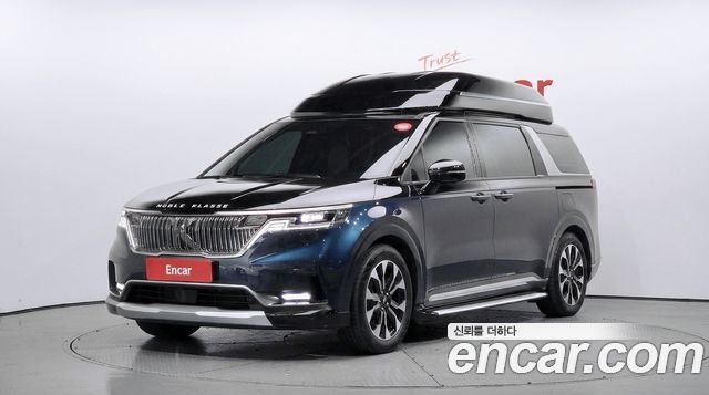 Kia Canival 2023 — photo 1
