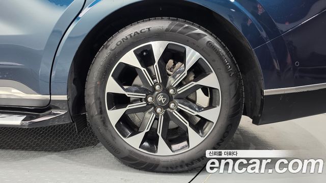 Kia Canival 2023 — photo 5