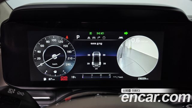 Kia Canival 2023 — photo 8