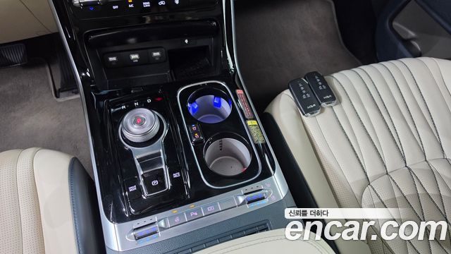Kia Canival 2023 — photo 9