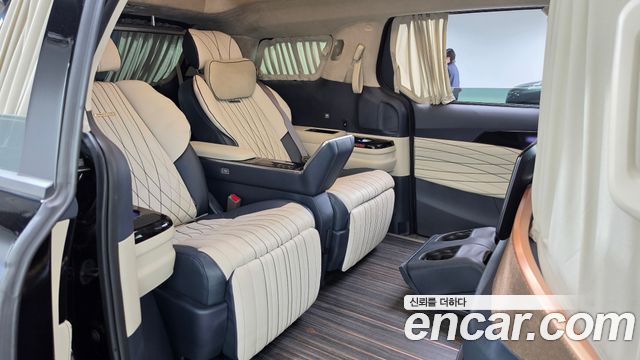 Kia Canival 2023 — photo 11