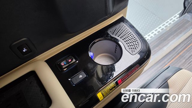 Kia Canival 2023 — photo 18