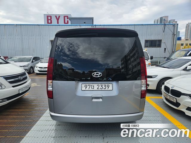 Hyundai Staria 2022 — photo 6