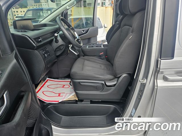 Hyundai Staria 2022 — photo 11