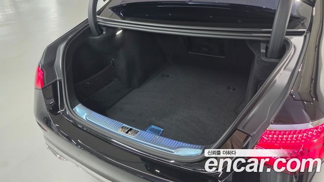 Mercedes-Benz S-Class 2026 — photo 9