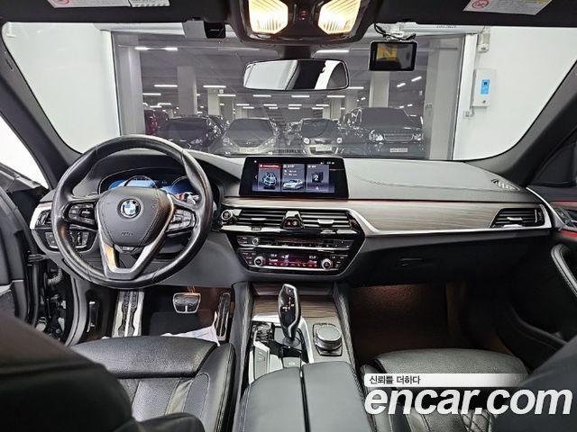 BMW 5-Series 2017 — photo 8