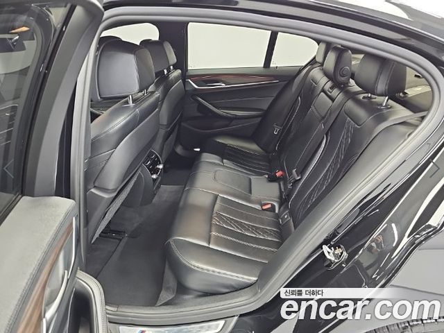 BMW 5-Series 2017 — photo 13