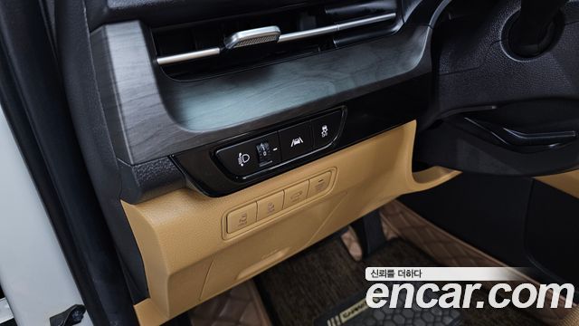 Kia Canival 2021 — photo 23