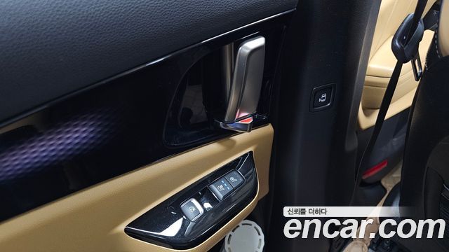 Kia Canival 2021 — photo 24