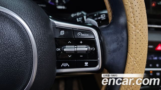 Kia Canival 2021 — photo 31