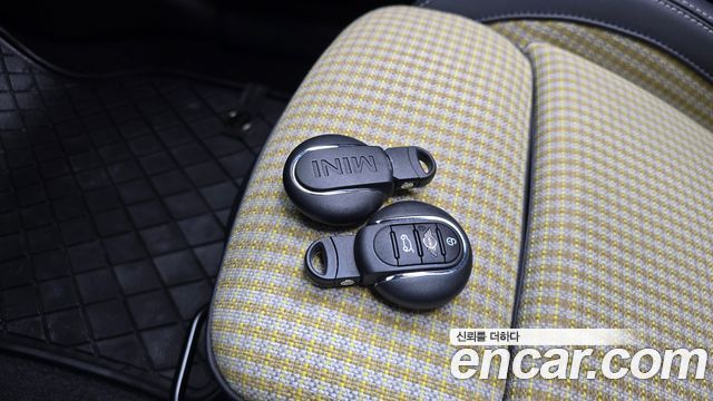 Mini Cooper 2023 — photo 20