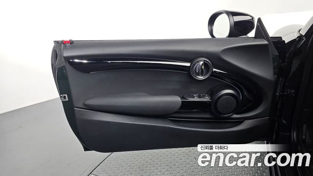 Mini Cooper 2023 — photo 14