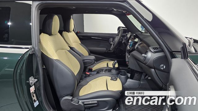 Mini Cooper 2023 — photo 16