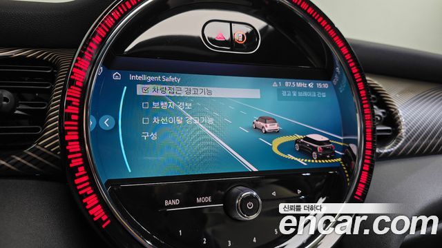Mini Cooper 2023 — photo 32