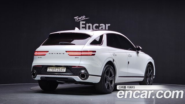 Genesis GV70 2023 — photo 2