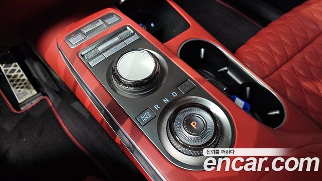 Genesis GV70 2023 — photo 9