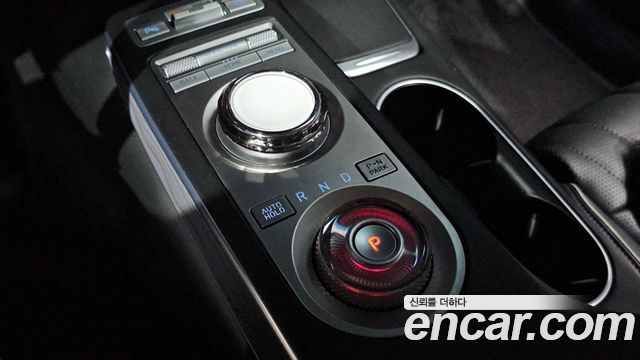 Genesis GV70 2023 — photo 12