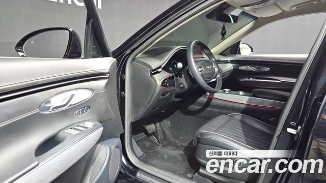 Genesis GV70 2023 — photo 13
