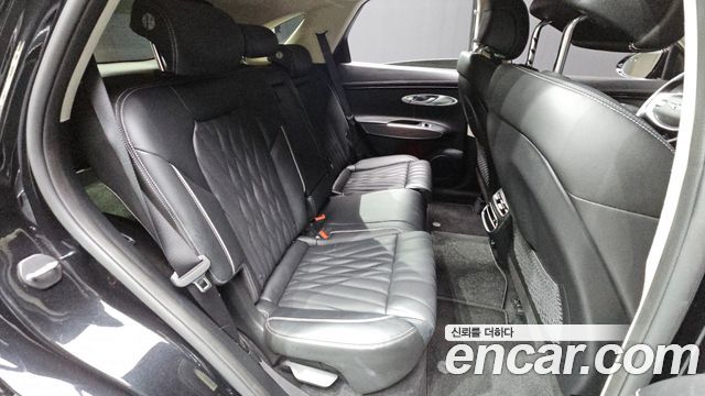 Genesis GV70 2023 — photo 17