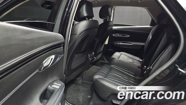 Genesis GV70 2023 — photo 18