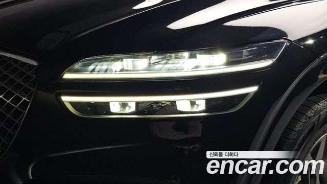 Genesis GV70 2023 — photo 8