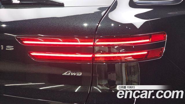 Genesis GV70 2023 — photo 9