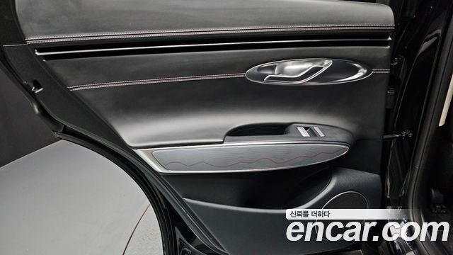 Genesis GV70 2023 — photo 15