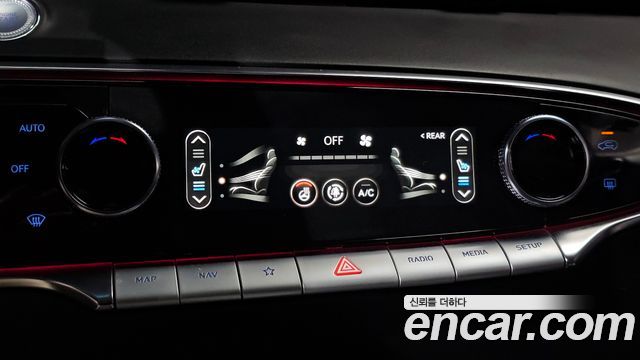 Genesis GV70 2023 — photo 28