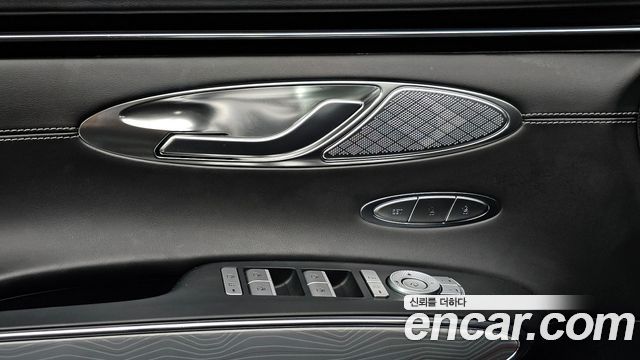 Genesis GV70 2023 — photo 30