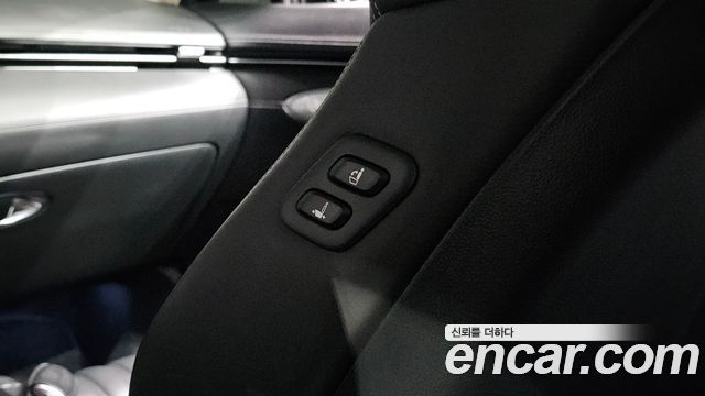 Genesis GV70 2023 — photo 31