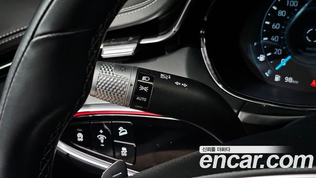 Genesis GV70 2023 — photo 36