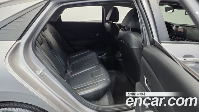 Hyundai AVANTE 2021 — photo 18