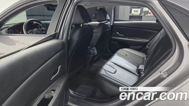 Hyundai AVANTE 2021 — photo 16