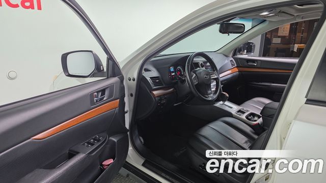 Subaru Outback 2013 — photo 10