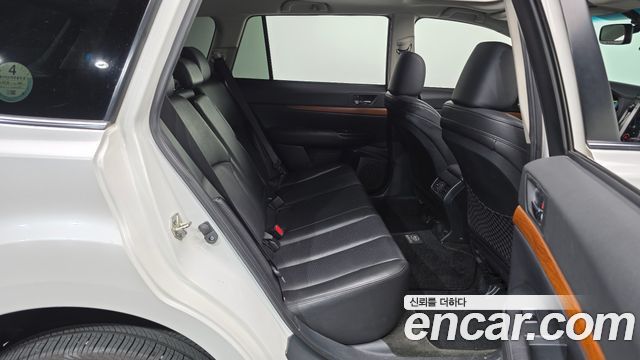 Subaru Outback 2013 — photo 12