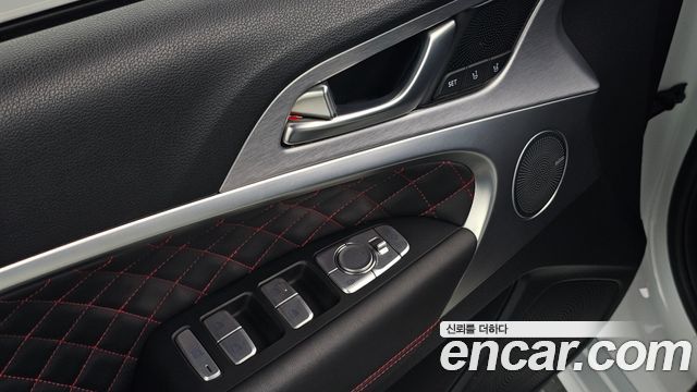 Genesis G70 2019 — photo 16
