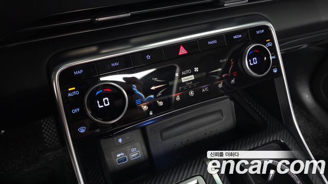 Genesis GV80 2020 — photo 17